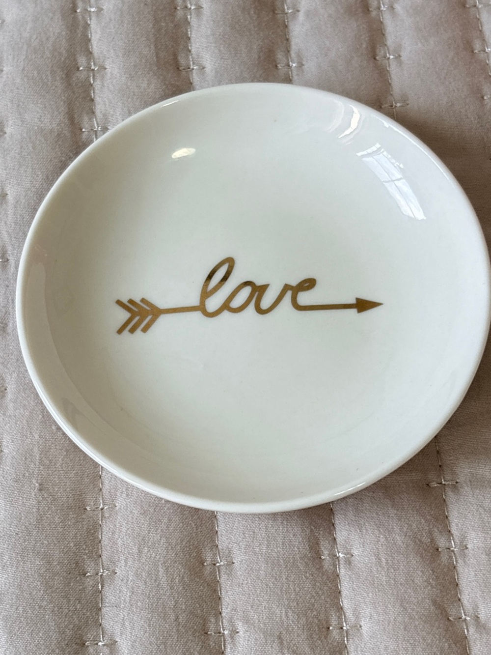 Kevia White Ceramic Gold Love Arrow Ring Dish Jewelry Trinket Tray
